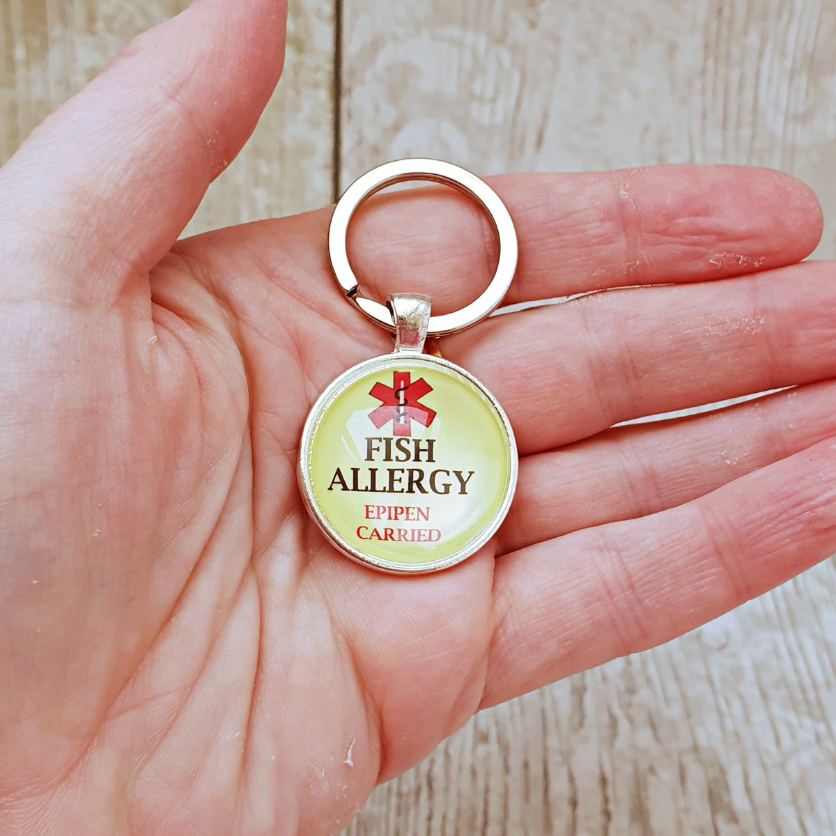 martisanne's tweet image. allergic to fish keychain, fish seafood shellfish allergy, custom medical ID, medic alert keyring, Allergies jewellery, Epipen, awareness tuppu.net/727d88 #TMTinsta #EtsyTeamUnity #ShellfishAllergy