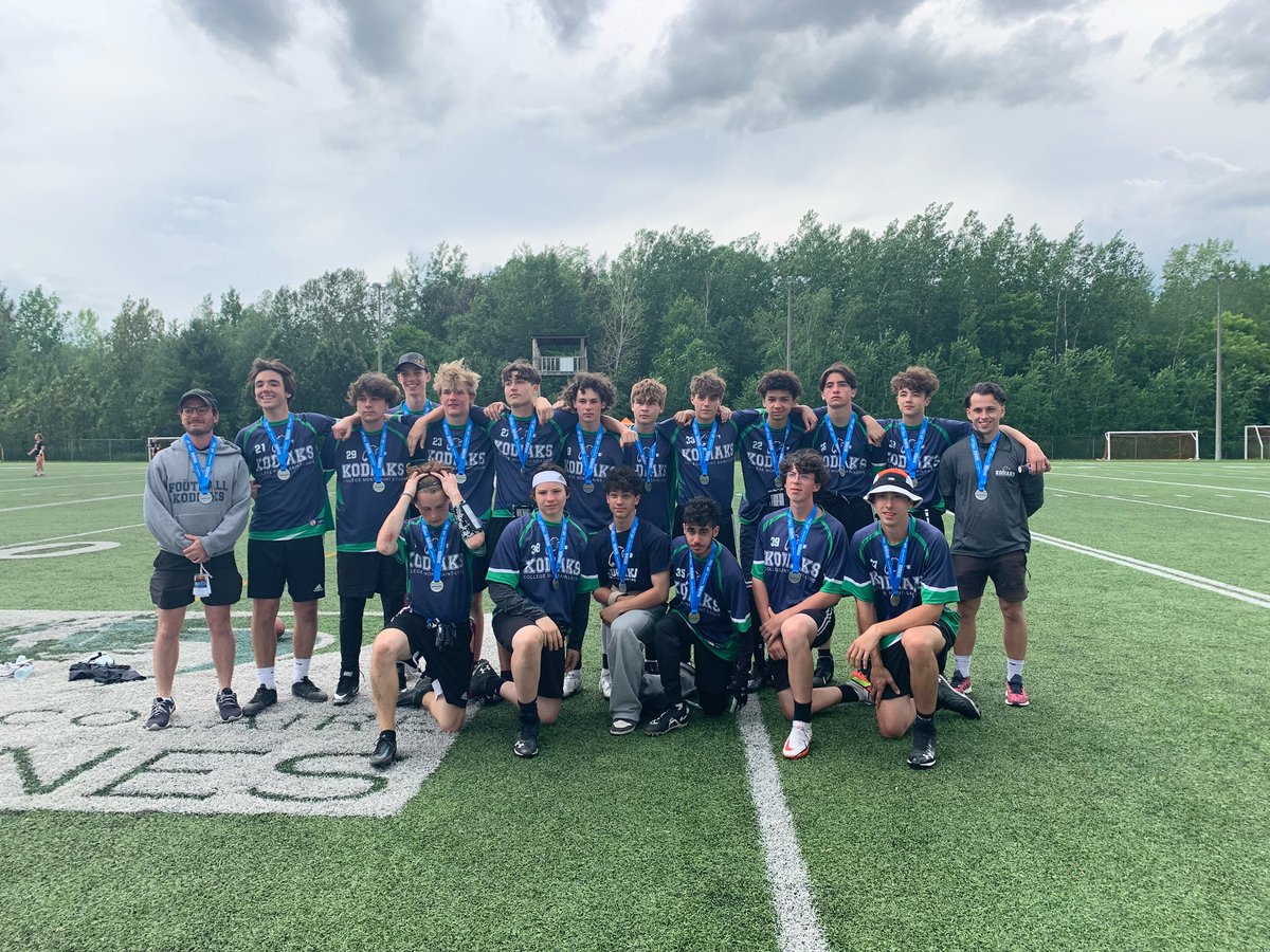 CoachMathia's tweet image. Médaillés d’argent au championnat provincial suite à une défaite en 8 OT. Leur résilience face à l’adversité m’a sidéré tout au long du tournois. Props aux joueurs