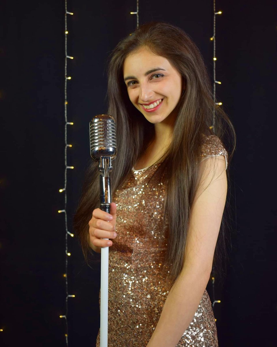 Lisa97Reed's tweet photo. I released a little music video for a vocal cover last month. Head over to my YouTube channel,  Insta or Facebook page to check it out ! 🎙

#musicians #singers #vocalist #vocalcover #music #musicianlife https://t.co/XvLT3Yw7Te