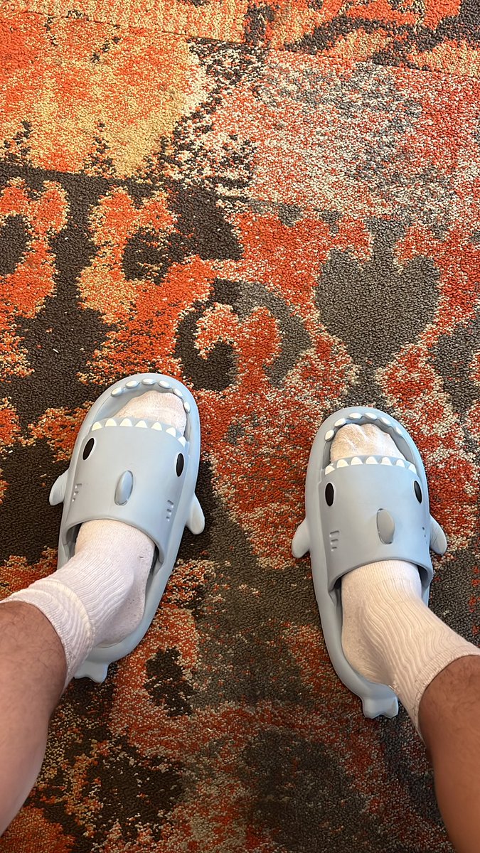 shark slides stay on during sex 💦