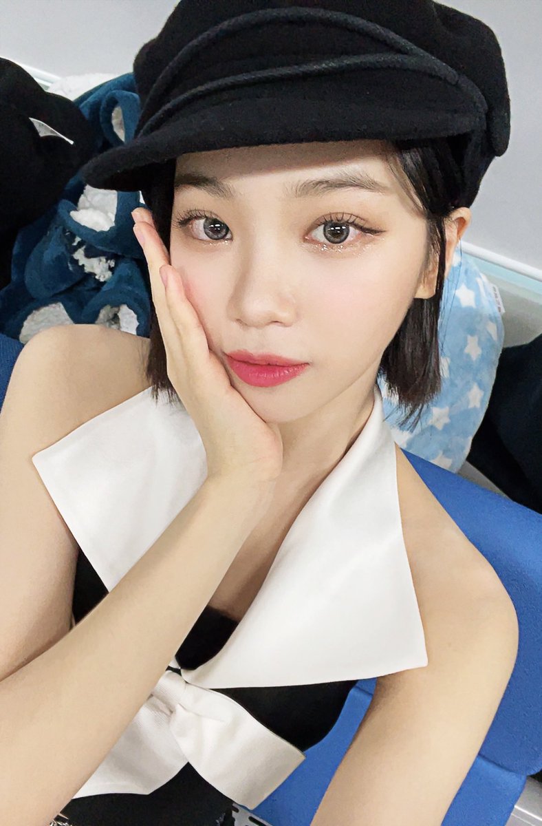 ChaewonCut's tweet photo. 220614 디지털 수비니어 미공개 셀피 #르세라핌 https://t.co/BiCs1v12UH