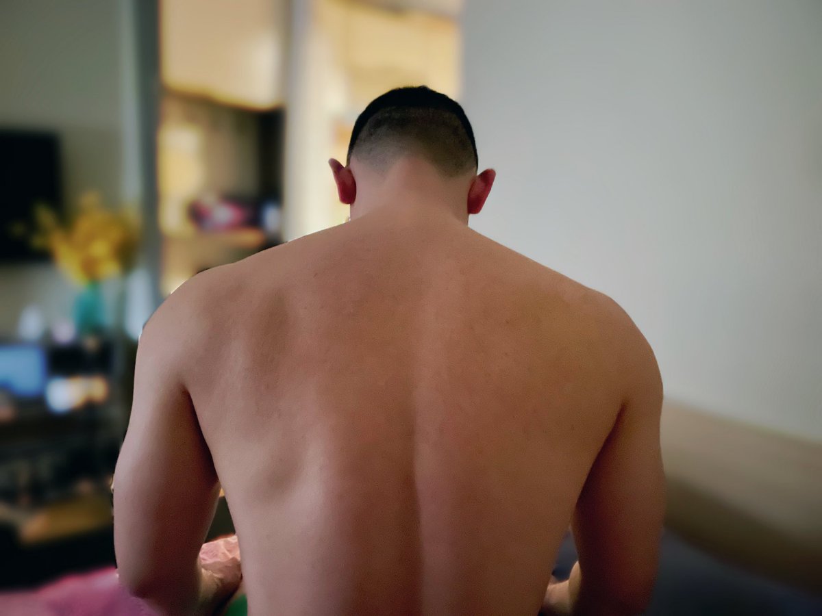 jayinx2's tweet photo. 快结婚的健身教练想做🐂m？ 那满足他。不过直男真的很持久，一个小时牛鞭还是高挺着。榨干浓精之后教练跪坐着让我玩弄身体。 https://t.co/Bd5Sz8PnMj