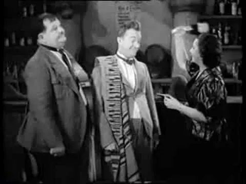 TalkingPicsTV's tweet photo. A young girl travels to Hollywood for fame. 6am MOVIE STRUCK aka Pick a Star (1937) #StanLaurel #OliverHardy #JackHaley #PatsyKelly, with #TPTVsubtitles. https://t.co/Fm40KcRalN
