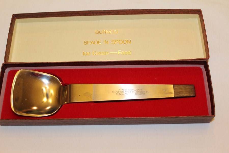 atticesoterica's tweet photo. Vintage Advertising Givaway Ice Cream Paddle in Original Box https://t.co/aKVxtNSE8d #Vintage #Collectibles #AtticEsoterica #BestOffer #Antiques #Etsy #Curios #CakeCutter https://t.co/ZvxKqGd2Cy