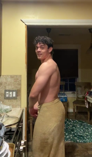 this nigga <a href="/BezCuh/">Synergy Bezy | Online Coach</a> got hella ass wtf