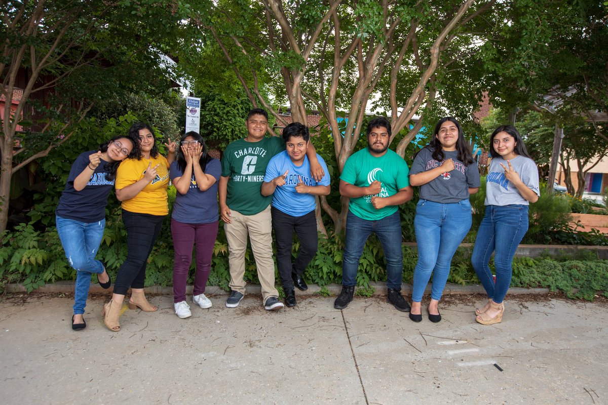 🌎 I present you with OLP's class of 2022 graduates and incoming 1st year college students! 🤩🎉 So proud of these young leaders ✨️
 #Latinxscholars  #OLPclassof2022 #unc #ncstate #uncg #cccc #uncc