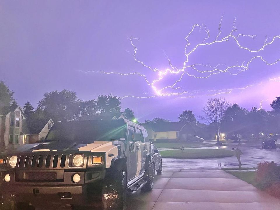 13abc's tweet photo. Incredible photo of a lightning strike captured in Oregon, Ohio https://t.co/hxx3KvV5XV