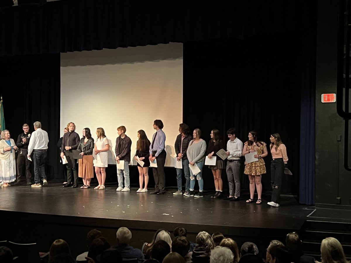 ShaunVCarey's tweet photo. Enumclaw High School Senior Class Awards night!
#sotalented #ehsproud! https://t.co/YMkegDIULp
