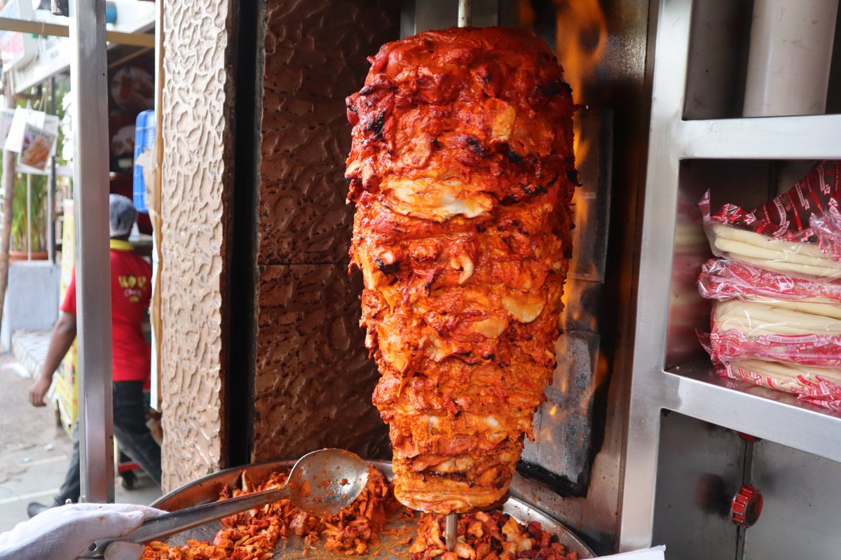 ZCookhouse's tweet image. Cant say no to this irresistible Eat Street Food of Bandra Mumbai, do check out the full video if you are a Indian street food lover youtu.be/YlkvnePdAYM
#bandrastreetfood #bandrafood #carterroad #mumbaifood #mumbaistreetfood #indianstreetfood #foodie #zainabcookhouse #food