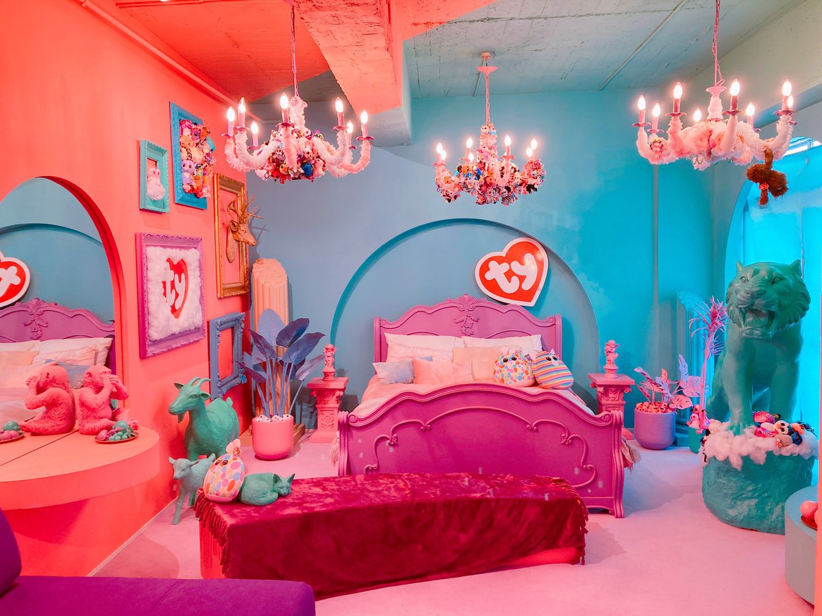 Tyがいっぱいのお部屋に泊まりたいな☆そんな願いが叶っちゃう！
原宿のホームシェアリング施設“MOSHI MOSHI ROOMS” 「HARAJUKU」
が8/31の期間限定で「my Ty rooms HARAJUKU」に変身！
お得な宿泊20%OFFクーポンをminacute CONCEPT STORE池袋&amp;横浜で配布中！ぜひGETして❤️