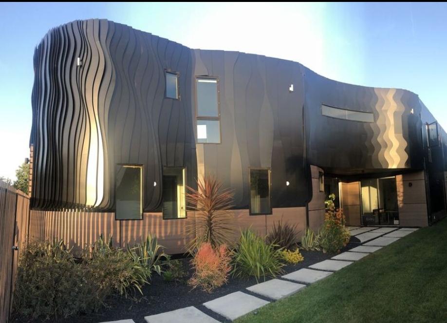a_sky_scraper's tweet photo. this house in Venice, CA. https://t.co/9Bcc5osxUC