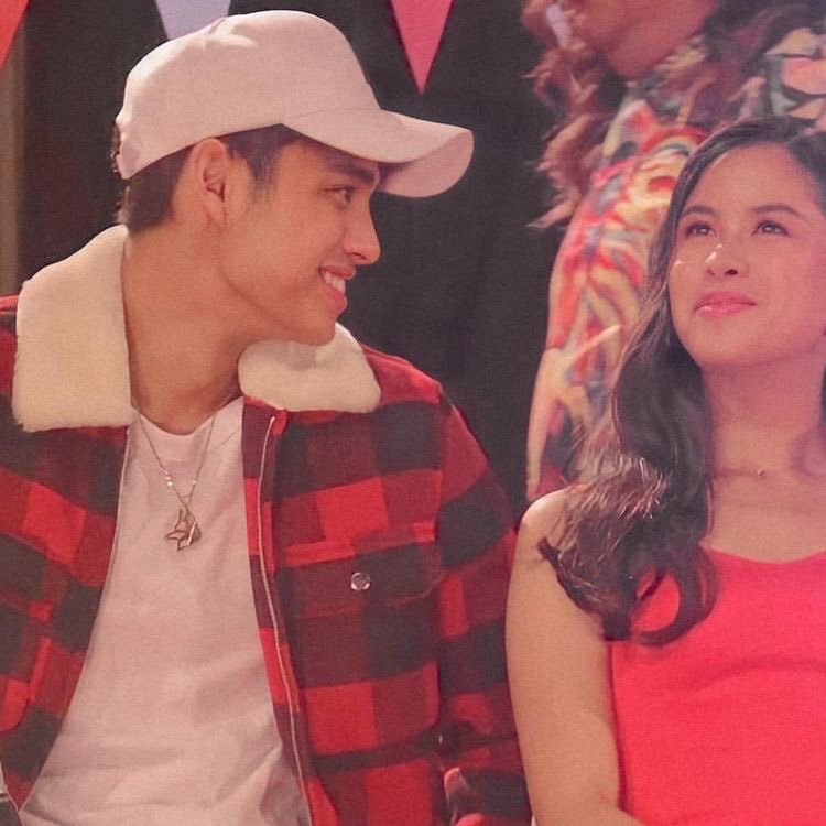 whimskit's tweet photo. he just directly watched her most of the times 😌

✨DonKiss Family✨ 
#DonKiss | #DonKissFam https://t.co/0VeplIIQvv