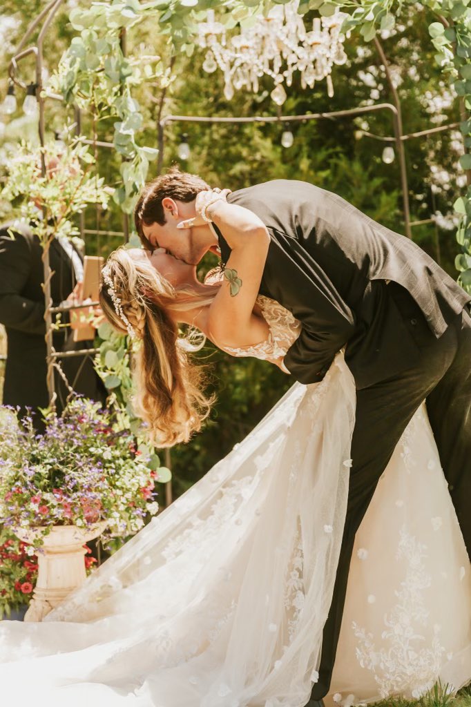 bresmithle's tweet photo. The most beautiful, fastest, emotional moments of my life. 
Thank you, Jackson, for choosing me to be your wife. https://t.co/CuWAvHFRT8