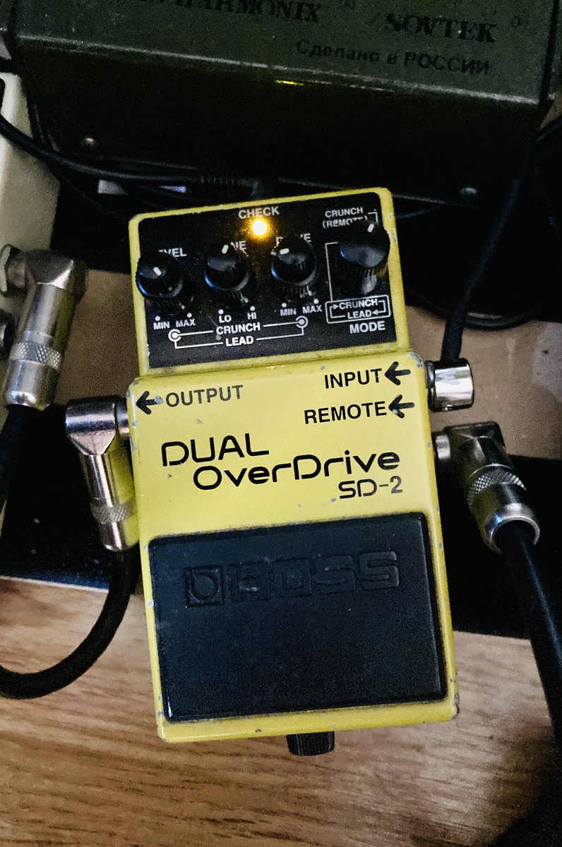 BOSS SD-2 廃盤から約20年後に隠しモード(クランチとリードがパラレル