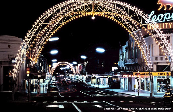NapierinFrame's tweet photo. "Should Auckland's "Golden Mile" be pedestrianised?" Wails Walesi..

Napier's platinum 1/2km has been predominantly pedestriansed since the 90s!

#TryAndKeepUp! https://t.co/kedXJjTWJ1
