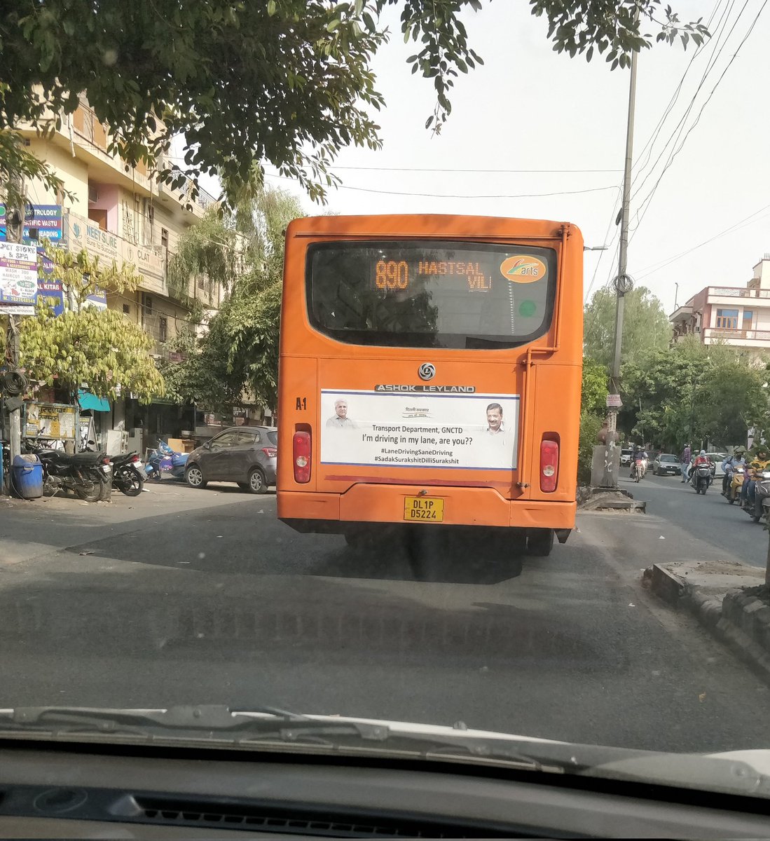 Overspeeding without following lane guidelines. #dtptraffic #LaneDrivingSaneDriving #SadakSurakshitDilliSurakshit
Date: 13-June-2022
Time: 16:19 HRS
Location: Vikaspuri, opposite Vikaspuri Police station and Petrol Pump
Registration No: DL1PD5224