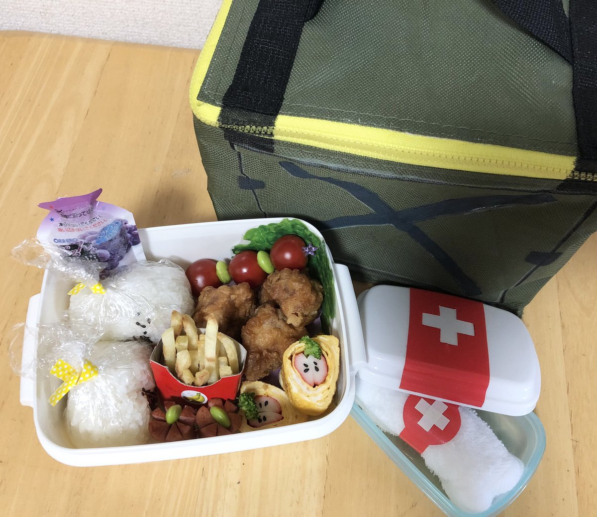 体育大会予備日のお弁当。
ポテト🍟さえ入っていればウチの子大喜び。
#fortnite