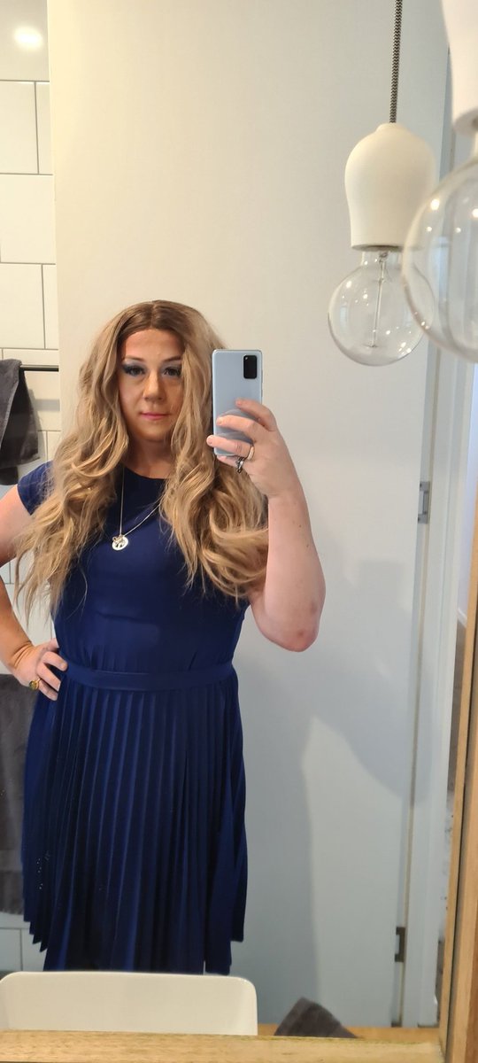 2heartsM's tweet photo. I've put on weight and i look a mess. But I love myself more than I ever have. https://t.co/m6ZCkgPi5Z