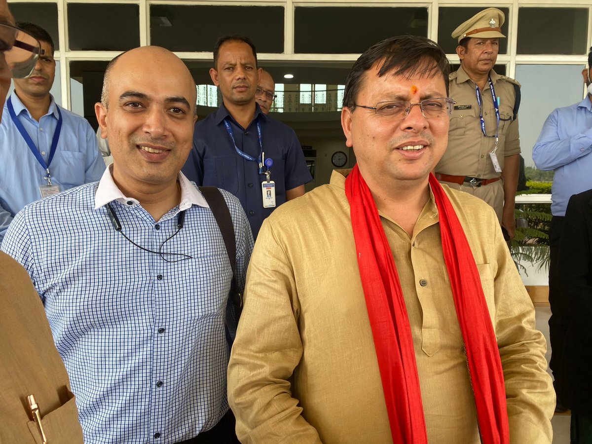 ThatsVinesh's tweet photo. With Hon'ble CM of Uttarakhand @pushkardhami ji at Dehradun airport. https://t.co/aZhjQOPeme