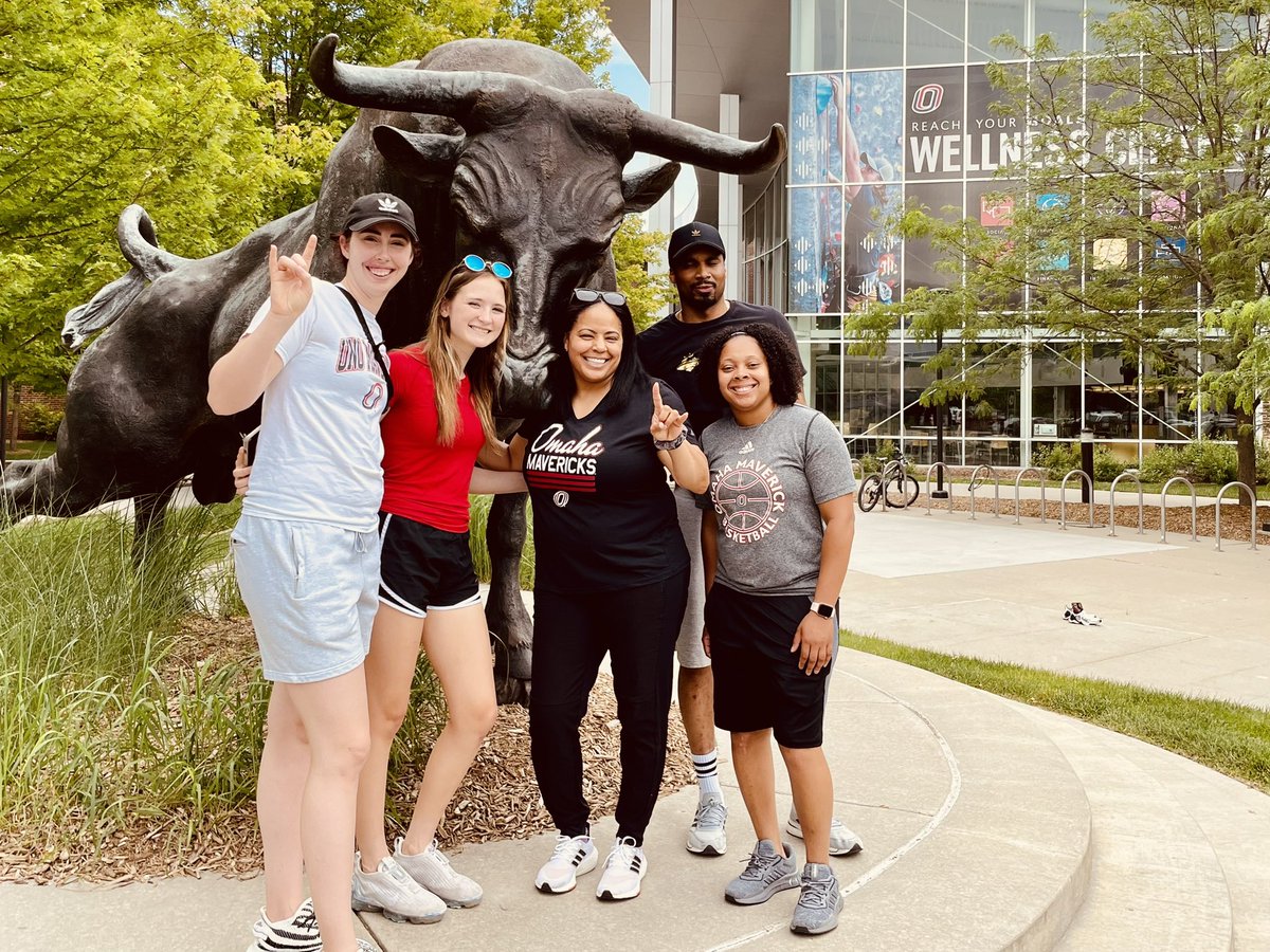 PiperEngelby_24's tweet photo. Amazing day @OmahaWBB touring the campus and seeing the facilities! Thank you coaches @CarrieBanks10 @jacquigrant_34 @hudson85734 @tania_davis1 for taking time to share more about the school and program! #GoMavericks https://t.co/pDikdR369j