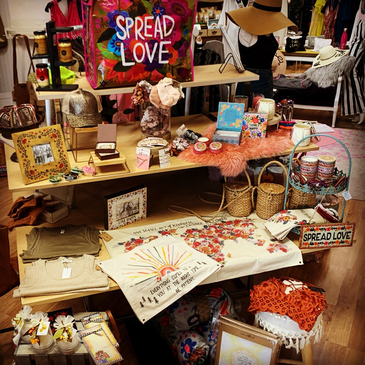 Blank Boutique tweet media