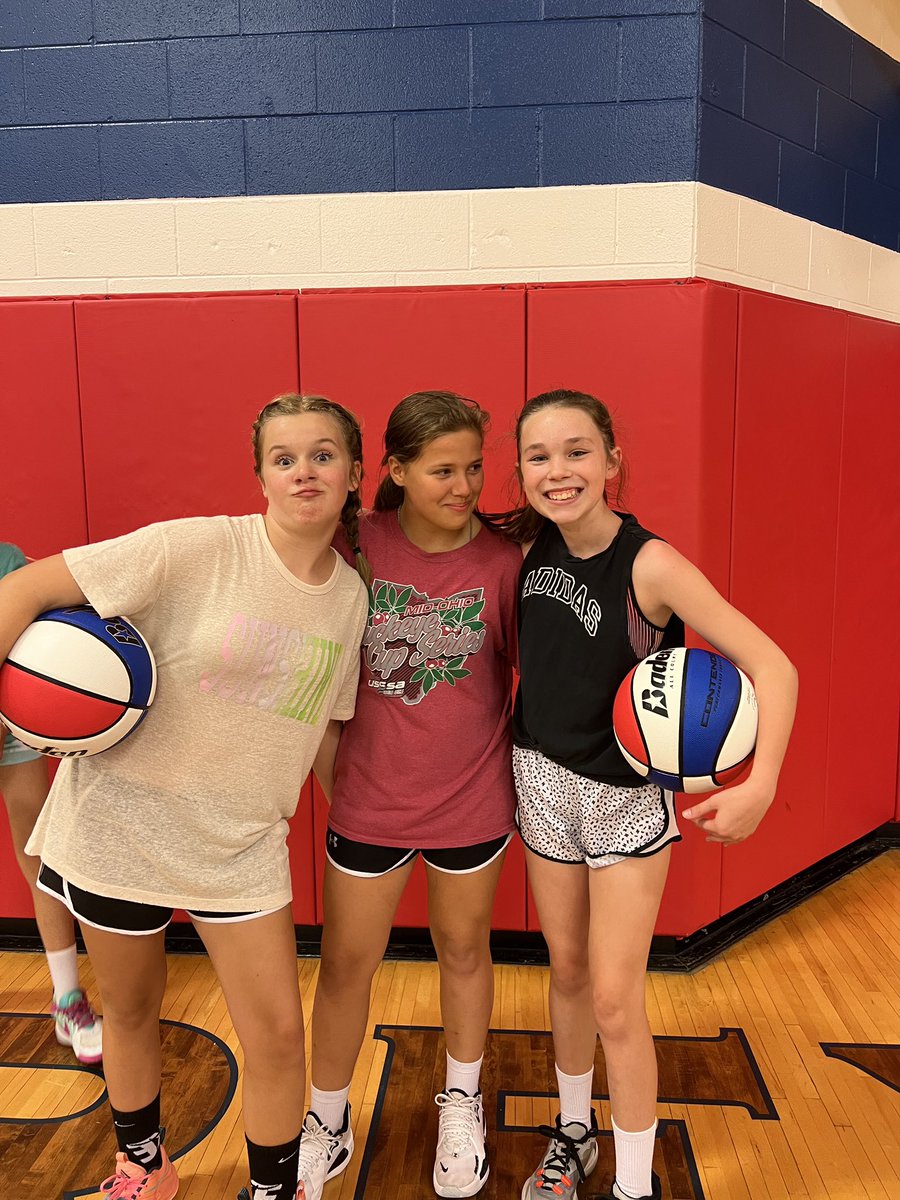 LadyHoundsHoops's tweet photo. Today was our FIRST day of the Lady Hounds basketball camp ‘22❗️Over 100 campers registered &amp; lots of fun already had!👏 Can’t wait for the rest of the week, lets gooooo 🐾 https://t.co/mSaQSMjf04