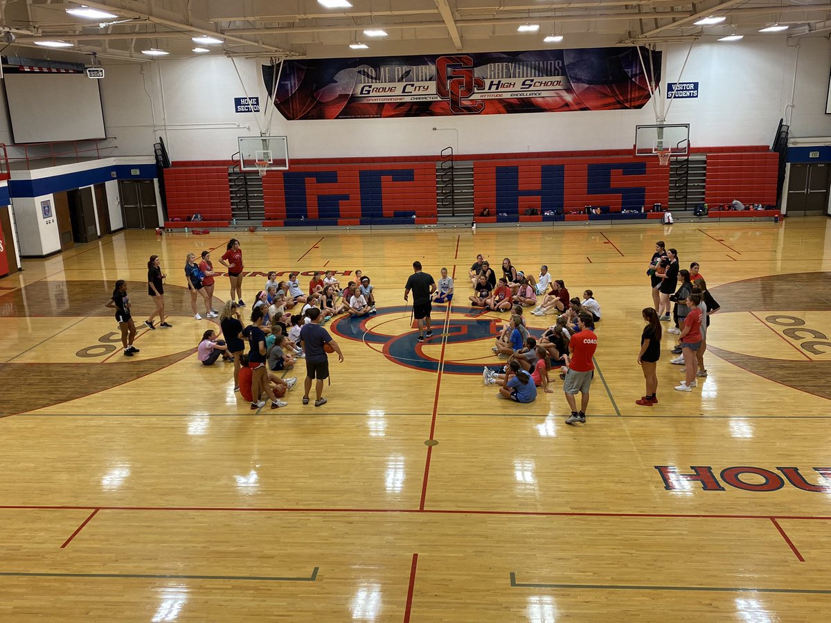 LadyHoundsHoops's tweet photo. Today was our FIRST day of the Lady Hounds basketball camp ‘22❗️Over 100 campers registered &amp; lots of fun already had!👏 Can’t wait for the rest of the week, lets gooooo 🐾 https://t.co/mSaQSMjf04