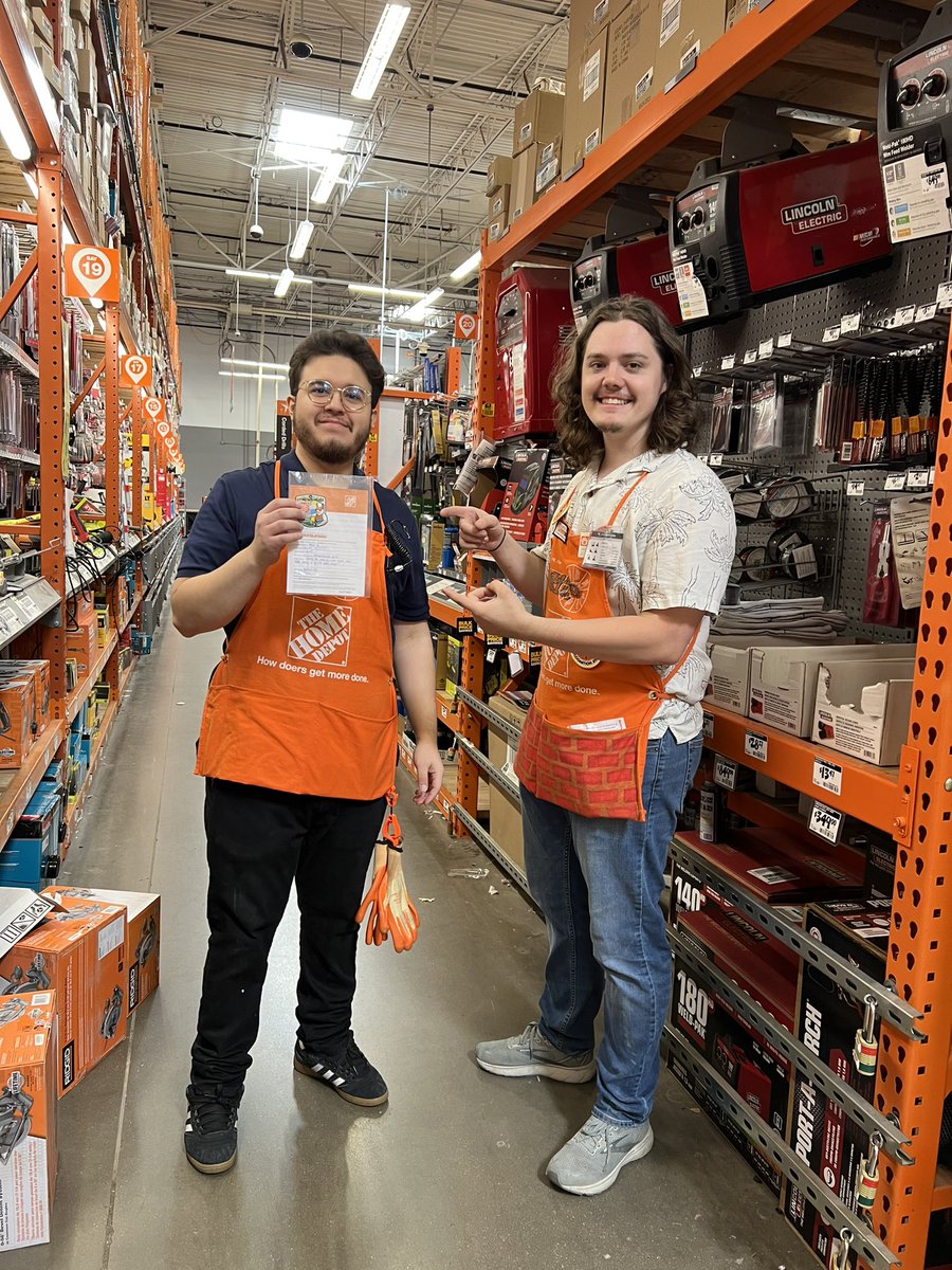 AustinG0553's tweet photo. Quick recognition for one of our Hardware associates. Jesse took it upon himself to fully decontaminate the specialty fasteners and then the next day I came in to him rack-diving our portable power aisle. Hard work like this deserves to be recognized! @0553Homedepot https://t.co/rdICIUBBPF
