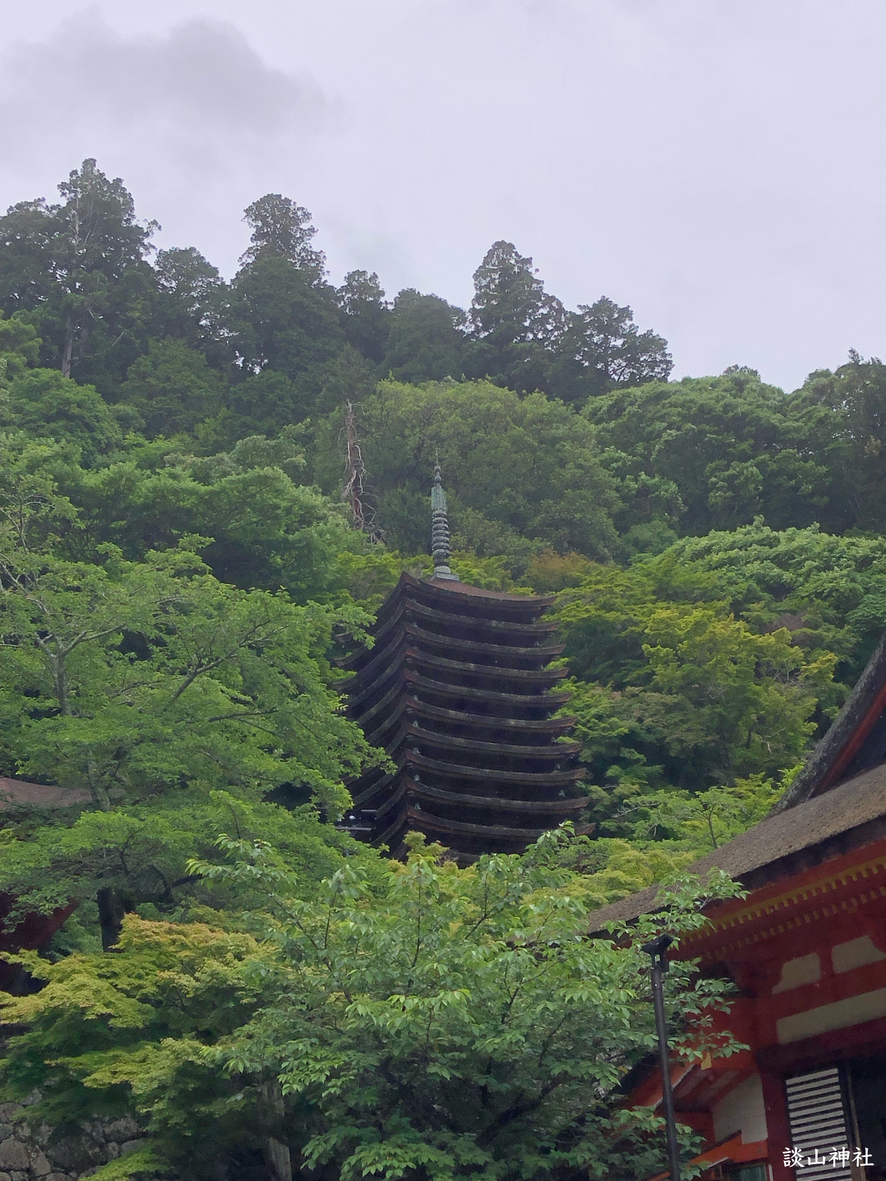 談山神社 Tanzan Jinja Shrine 公式 6月14日 火 本日の天候は 雨です 本日も観音堂で 談峯如意輪観音菩薩坐像 を御開帳いたしております 談山神社 奈良 如意輪観音 仏像 神社 関西 近畿 T Co Ftkt2vhmrg Twitter