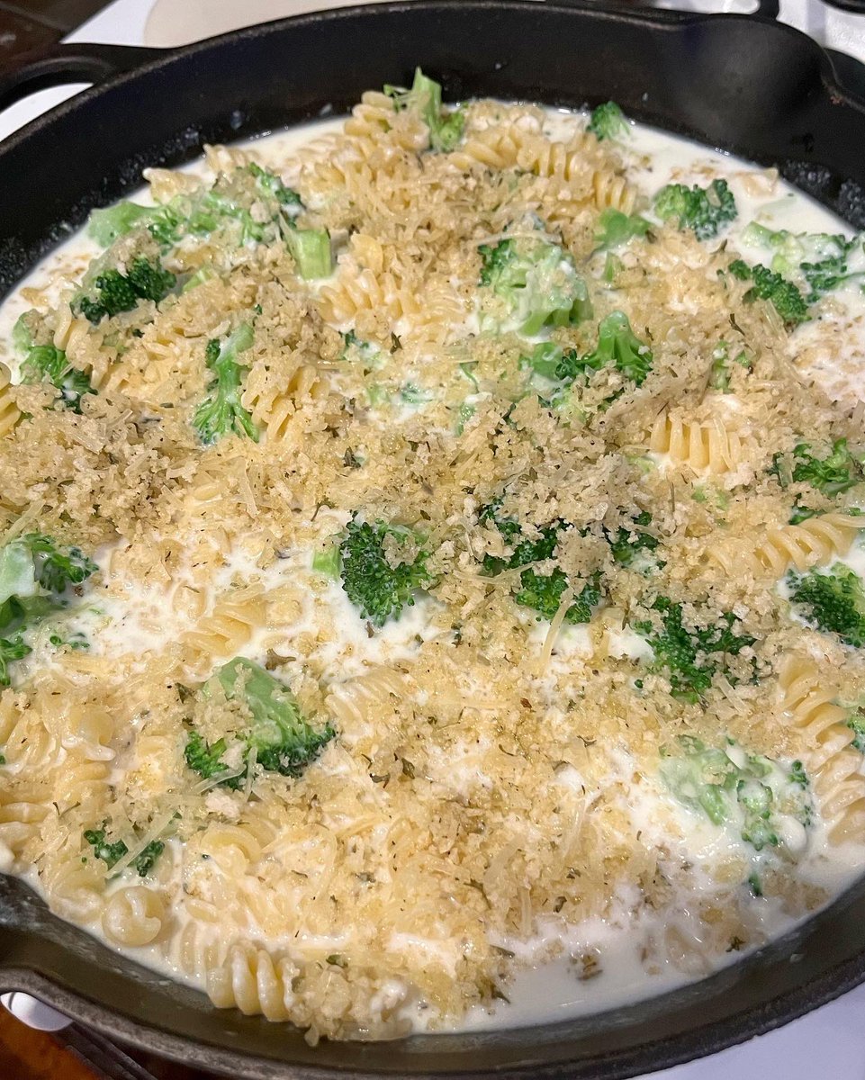 marlenacs's tweet photo. Made the broccoli 🥦 cheese pasta and baked zucchini from @antoni ‘s cookbook Let’s Do Dinner tonight and both were a big hit! #homecook #homecooking #familydinner  😋 https://t.co/i1KE8OUPqZ