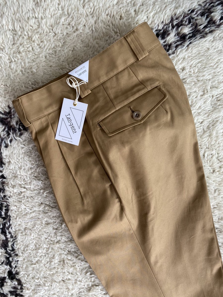 フランス軍M52チノをベースにしたタンジェントの別注チノパン。 膝下