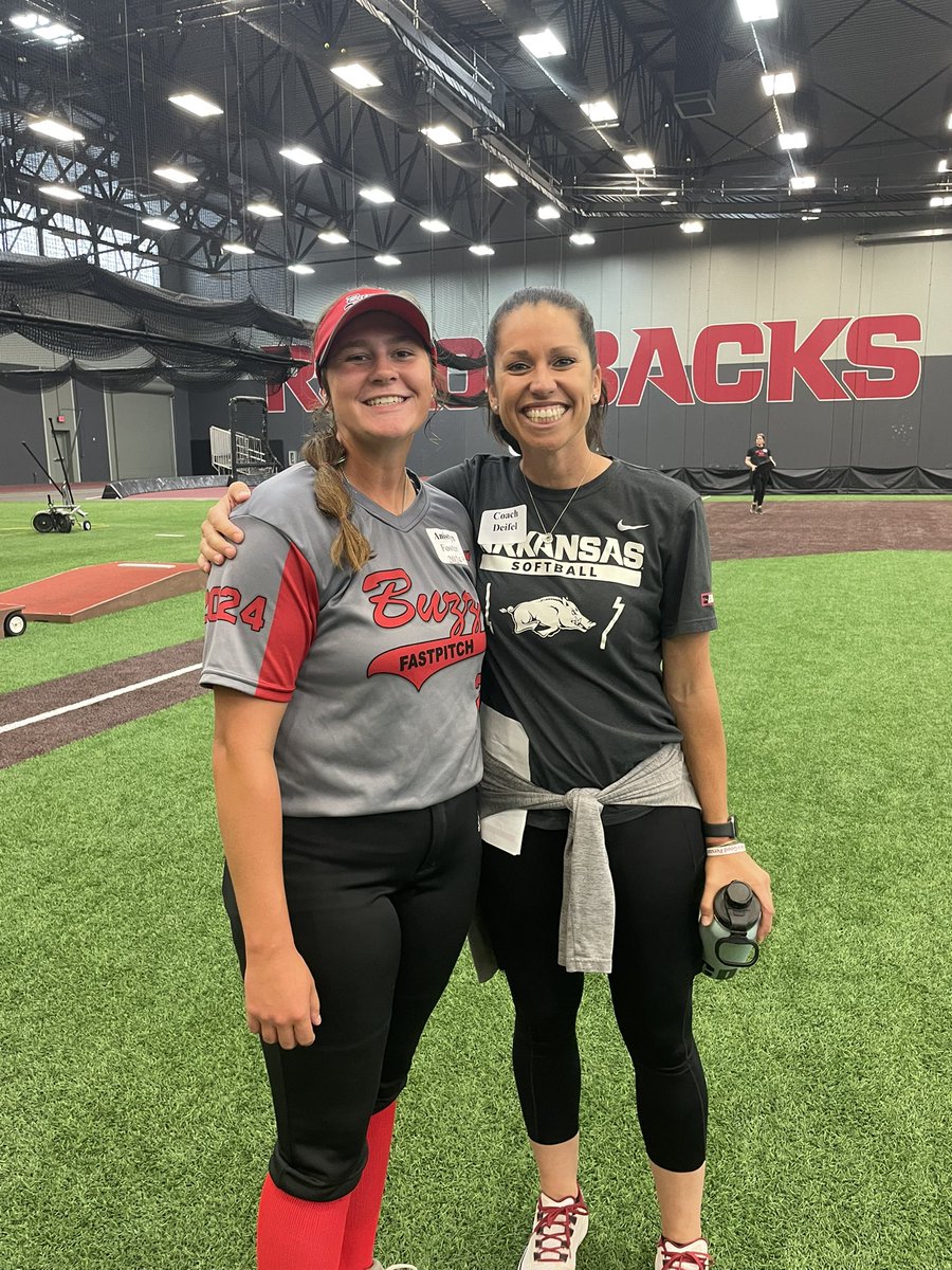 AnistynFoster23's tweet photo. Thank you @RazorbackSB and @CoachDeifel for an amazing pitching camp. I loved the structure, environment, and the passion you and the staff provided! WPS! 🐗 https://t.co/1NzOFKA2Fd