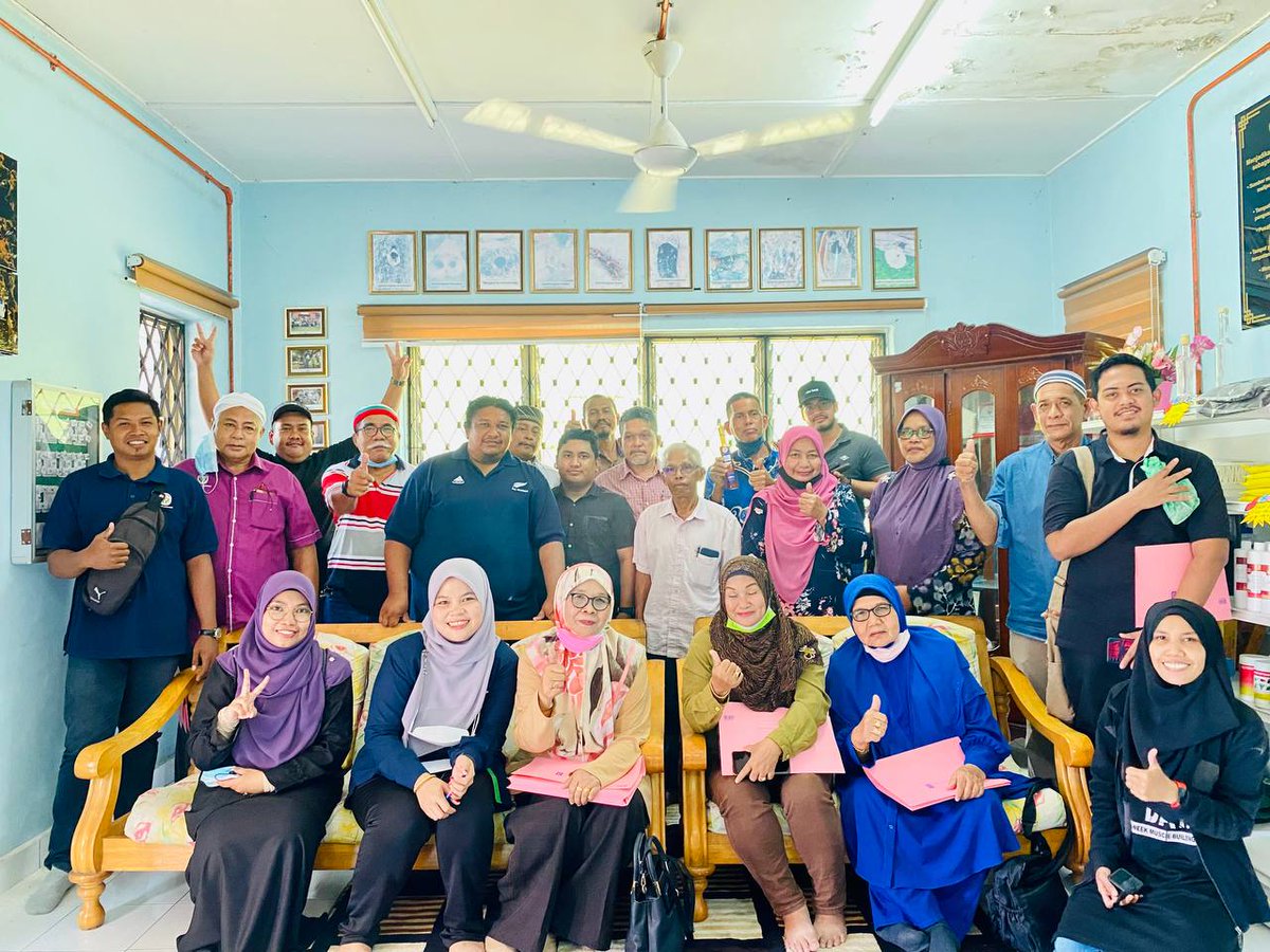 ppkbota_lambor's tweet photo. 🌸 BAHAGIAN HAL EHWAL KORPORAT 🌸

🐝🍯KURSUS ASAS TERNAKAN LEBAH KELULUT🐝🍯

Anjuran : PPK Bota/Lambor

Tarikh kursus : 13 Jun 2022 (Isnin)
Masa kursus : 9.00 pagi - 1.00 tengahari 
Tempat : Pusat Kecemerlangan Kelulut Titi Gantung

Tenaga Pengajar : En Ikhwan Nadzir Mohamad https://t.co/cOUzW7uhAI