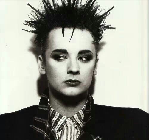 DanTeslaEnergy's tweet photo. Happy Birthday Queen!! @BoyGeorge 👑🎉🎉keep creating art🎨❤ https://t.co/u2SSShfBTT