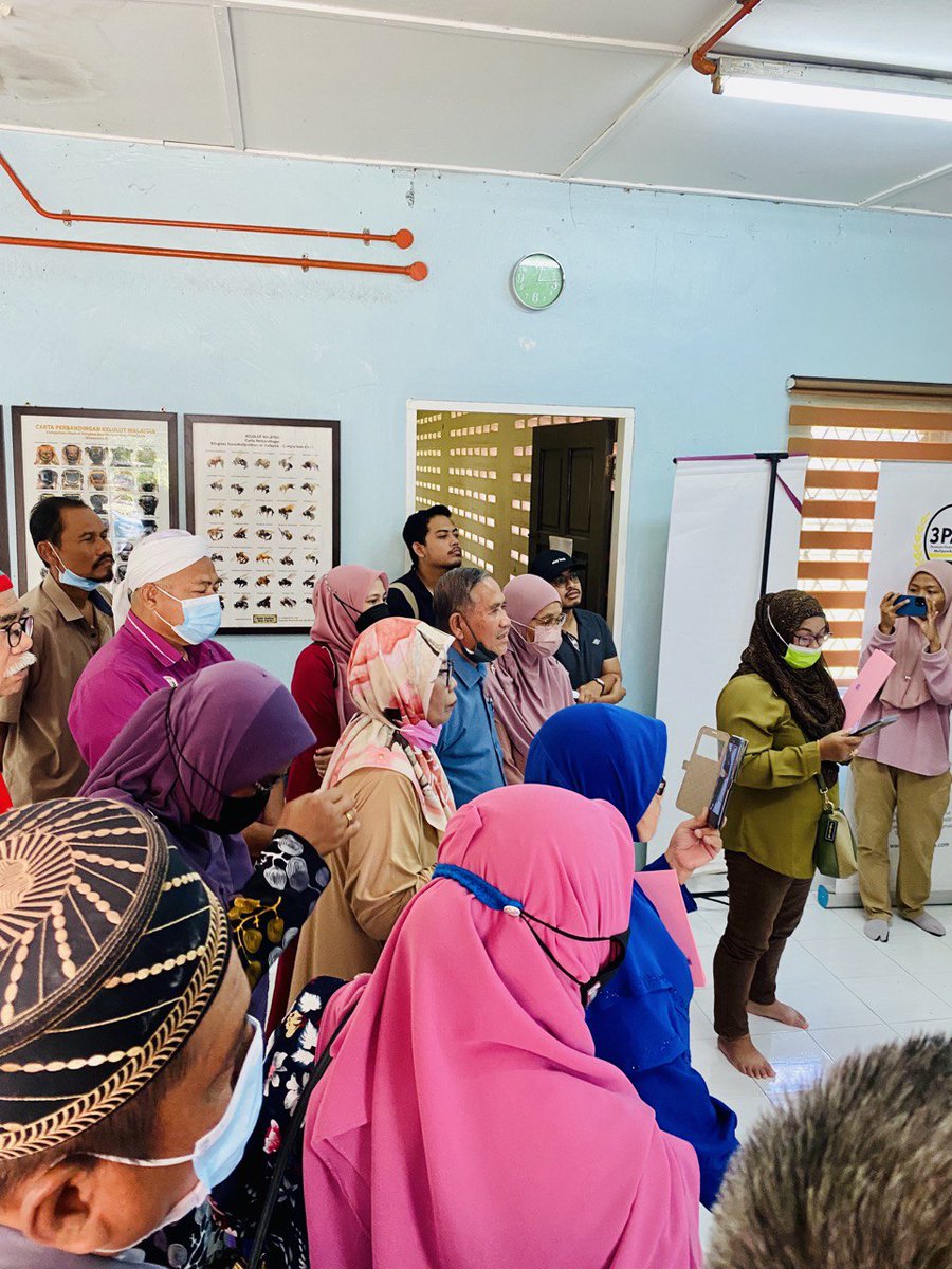 ppkbota_lambor's tweet photo. 🌸 BAHAGIAN HAL EHWAL KORPORAT 🌸

🐝🍯KURSUS ASAS TERNAKAN LEBAH KELULUT🐝🍯

Anjuran : PPK Bota/Lambor

Peserta terlibat : Ahli dari pelbagai Unit Peladang Bota/Lambor https://t.co/PbmPCz5Zip