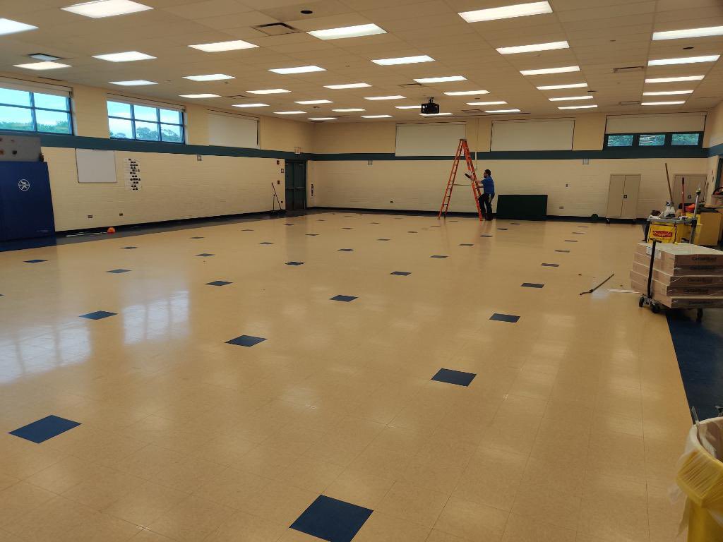 MrsAlliWaller's tweet photo. Shoutout to our amazing custodians for this before and after of the MPR!We are grateful for all they do. @AntiochCCSD34 @HKaprosy #SoarWithD34 #D34Pride #HillcrestHurricanes https://t.co/BawjSrilkn