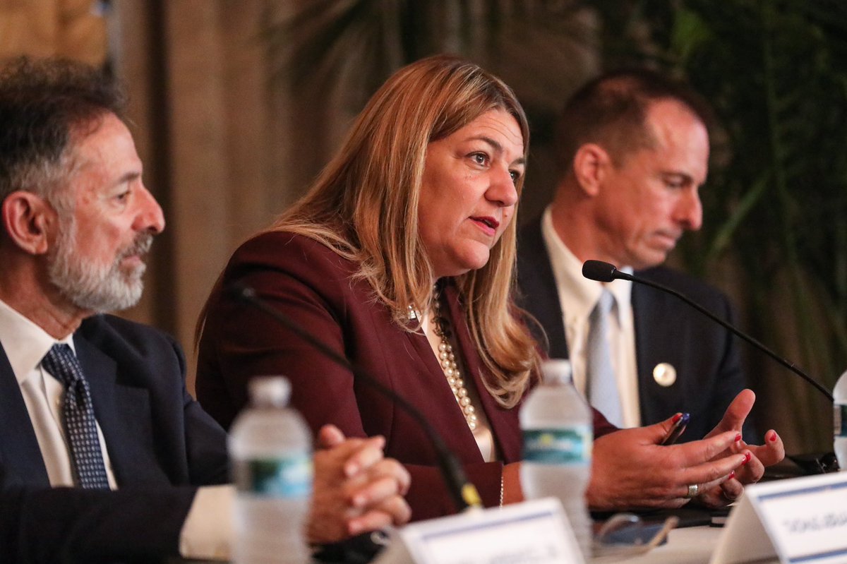 mdcpresident's tweet photo. Thank you @FLDeptofState for bringing together thought leaders in higher education to discuss how unique partnerships can prepare students with the skills to compete in the global economy. 

#MDCTogether https://t.co/woOjyNOReb