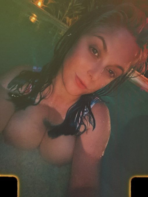 I wanna hear your best skinny dipping story!!! Dm me 👇🏻 😈 https://t.co/OT3rahDKtY 😈 https://t.co/Njm<a href="/tag/mvsales"class="tags"><span>#mvsales</span></a>