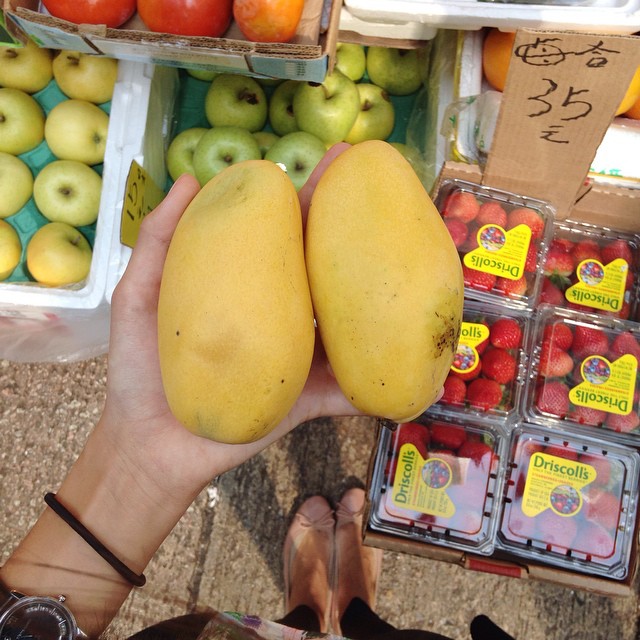 smithbelle284's tweet photo. Fruits for healthy body ❤️😍 #fruits #mango #fresh https://t.co/ZVnDuFWf56