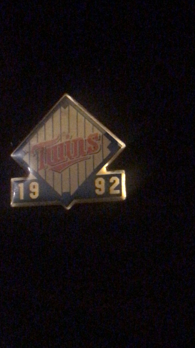 LastGenMii1020's tweet photo. @jzulgad @PhilMackey  i found this old twins pin i my grandpas rare coin jar . We are not even twins fans we are from the bronx so we rep the pinstripes but my family have always liked the twins as a official 3rd favorite team. (Mets are 2nd you know why!!) https://t.co/2W0POwfQu4