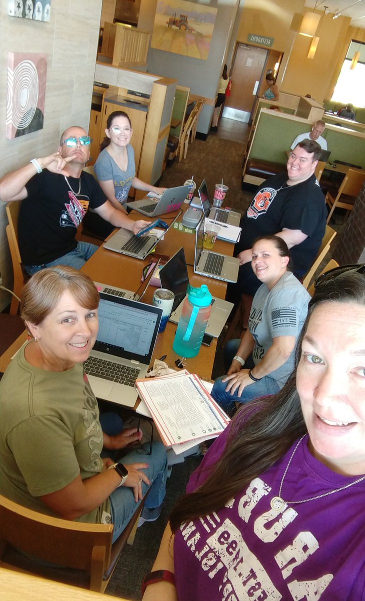 UMSLake's tweet photo. This team just does not stop! #GoMath #MathTeamRocks #UMSTigerPride @lakeschools @1pyatta https://t.co/FLkilx5hVu
