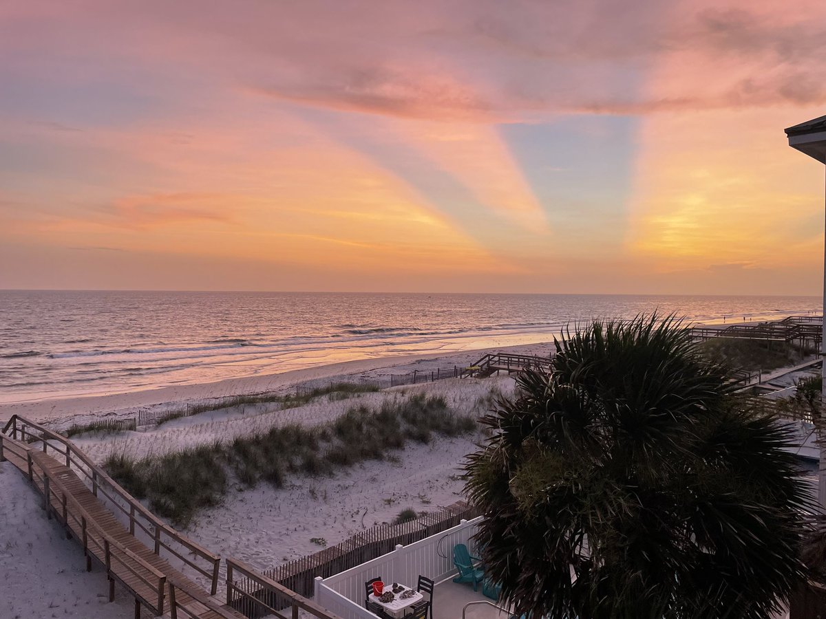 logan_gaster's tweet photo. @spann Cape San Blas sunset https://t.co/SXo299yjlY