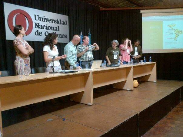 gzarrilli's tweet photo. La muerte de Fernando Ramírez nos llena de tristeza. Se fue uno de los nuestros, un amigo querido, un investigador estupendo, un militante comprometido. Lo conocimos, como muchos de nosotros, en la mítica reunión de Santiago en 2003, donde Fernando fue el organizador 
#solcha https://t.co/PLAs1S4jAN