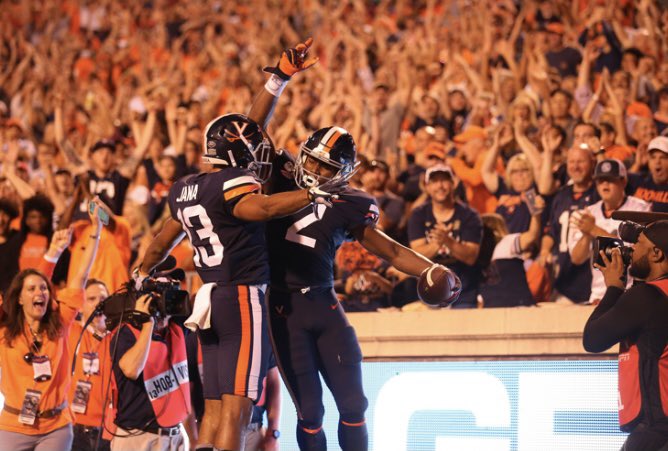 Bclatterbaugh1's tweet photo. After a great conversation with @Coach_TElliott I am blessed to say I have received my 6th D1 offer to the University of Virginia. @coachlowreh @Coach_C_Fisher @c4_training @RivalsFriedman @labby https://t.co/g9fTX7IKN0