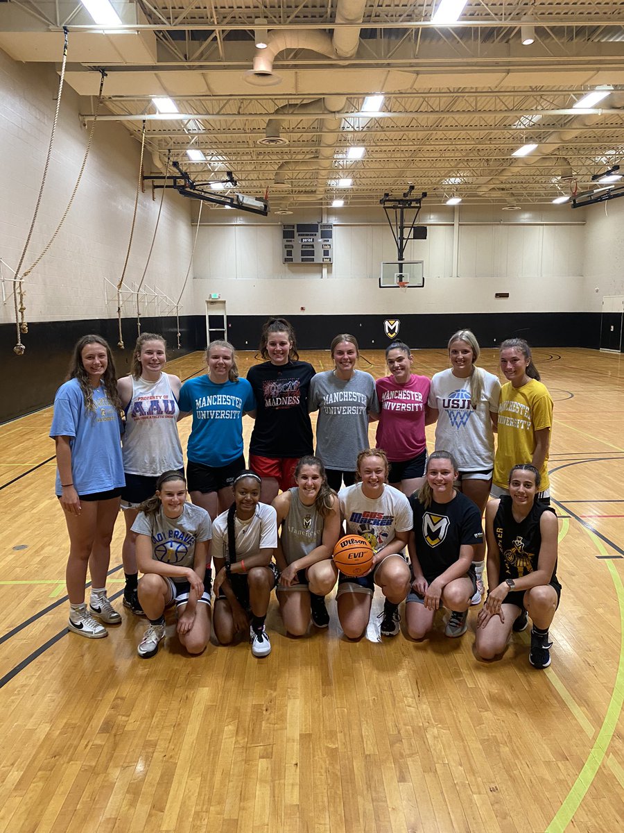 Black and Gold day <a href="/ManchesterUniv/">Manchester University</a> was one for the books! Great having first years &amp; some returners on campus! #spartansforlife <a href="/MUSpartans/">Manchester University Athletics</a>