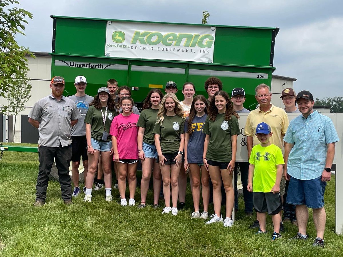 SullivanINFFA's tweet photo. Day 1 of our IN FFA Convention adventures! We started our day touring the Koenig John Deere dealership, where we ran into Sullivan FFA alumni, Chad Speece. After that, we spent some time walking around the Indianapolis Zoo! https://t.co/rOgqE8B53b