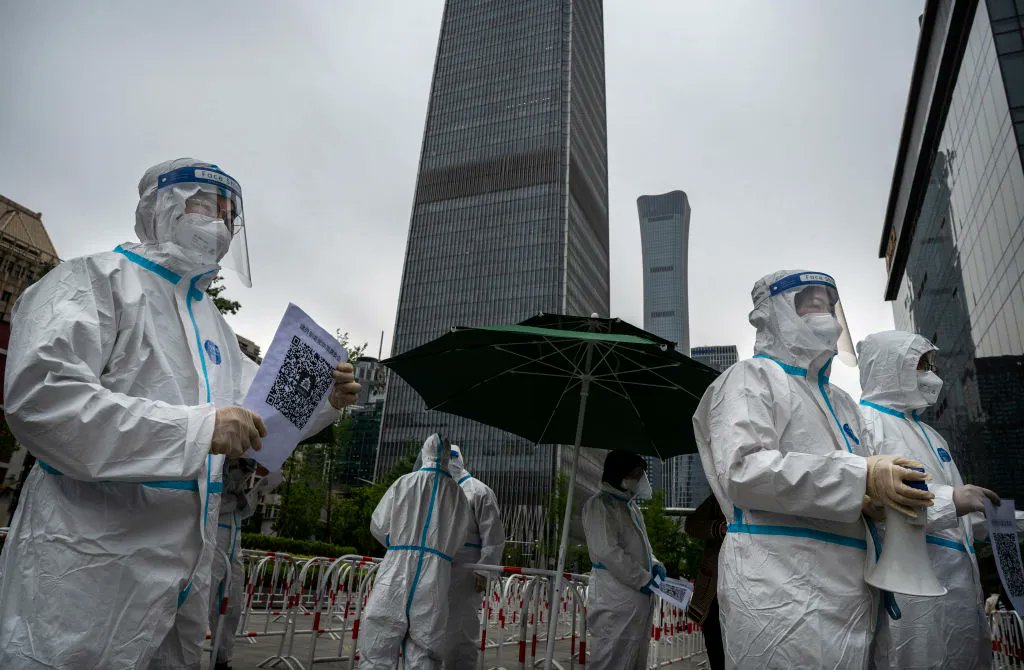 #GlobalNews | Beijing reported the highest number of daily #COVID19 cases in three weeks, with the capital moving to re-impose some restrictions and appearing to avoid a broad lockdown like #Shanghai (From Agencies) 

#Coronavirus #COVID19Lockdown #Beijing