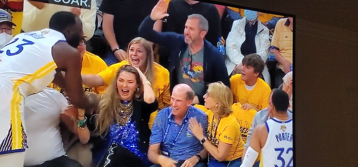 Legacy41520's tweet photo. @bgarlinghouse is a Warriors fan. 
Let's go WARRIORS!!!!!
@digitalassetbuy @DigPerspectives https://t.co/nQQahfPIlB