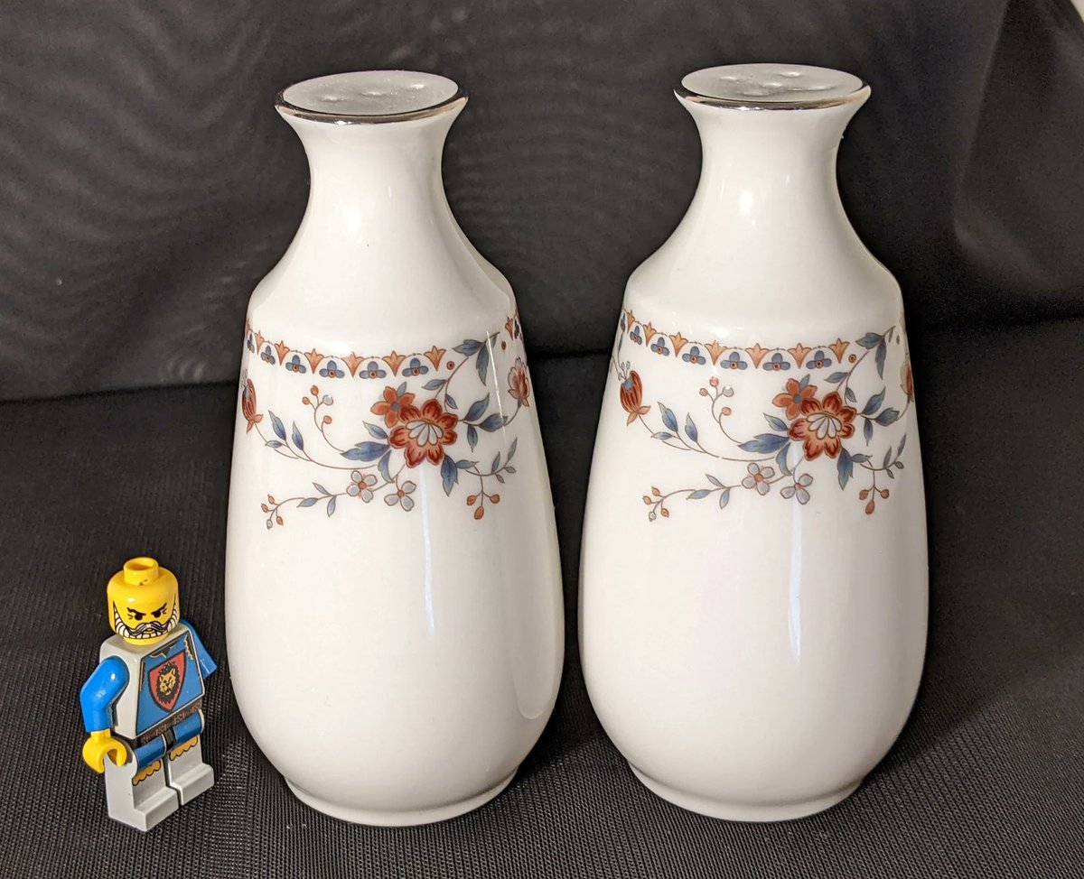 Boondockfinds's tweet photo. Adagio Noritake Salt &amp; Pepper Shakers with Stoppers Vintage https://t.co/lt4TUvMqov #shakers #Noritake #vintage #EtsySocial https://t.co/NlYz1n9npx