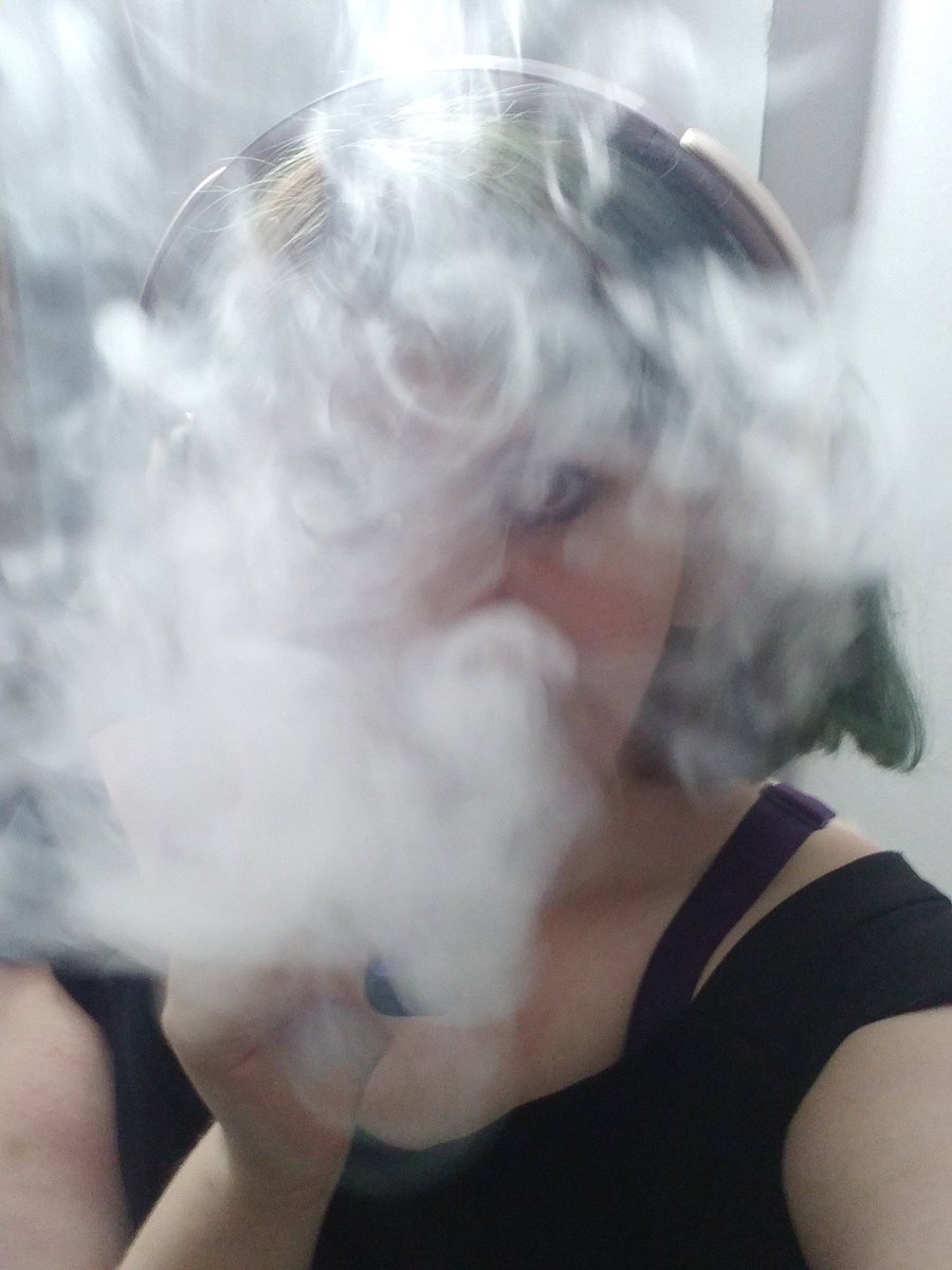 AriGoodGurl's tweet photo. Vaping is bad mkay https://t.co/a9I1W8UPwe